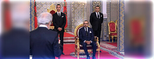 الجواهري يرفع تقريرا إلى الملك حول الوضعية الاقتصادية والمالية للمغرب الجواهري يرفع تقريرا إلى الملك حول الوضعية الاقتصادية والمالية للمغرب
