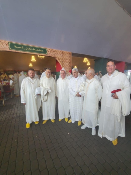 وفد الحسيمة يشارك في حفل الولاء أمام الملك بتطوان وفد الحسيمة يشارك في حفل الولاء أمام الملك بتطوان