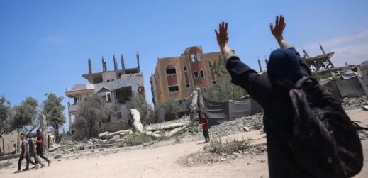 مركز يطلق نداء عاجلا لإجلاء مغربية عالقة بغزة