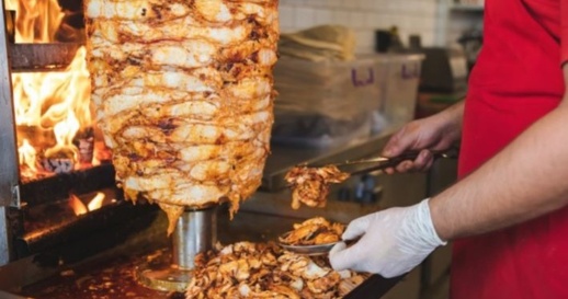 إغلاق محل شاورما بالناظور بعد تسمم 6 أفراد من أسرة واحدة إغلاق محل شاورما بالناظور بعد تسمم 6 أفراد من أسرة واحدة