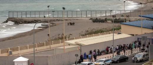 كاميرات مراقبة صينية في سبتة ومليلية تثير الجدل في إسبانيا كاميرات مراقبة صينية في سبتة ومليلية تثير الجدل في إسبانيا