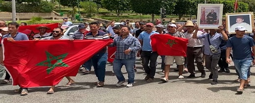 مزارعو "الحشيش"  يحتجون للمطالبة بمستحقاتهم العالقة