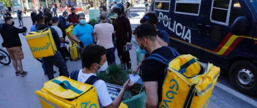 غرامة ثقيلة من السلطات الإسبانية على "Glovo" نتيجة تشغيلها لمهاجرين غير نظاميين
