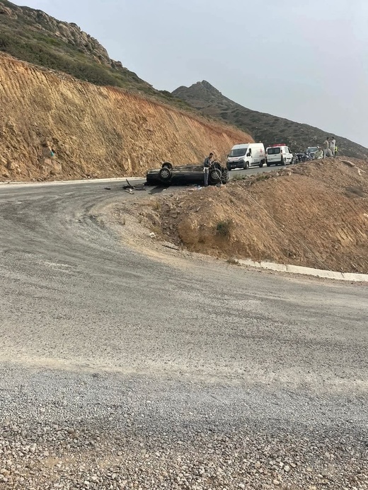 حادث سير مأساوي قرب شاطئ “ثيبوذا” يخلف قتيلين وثلاثة جرحى حادث سير مأساوي قرب شاطئ “ثيبوذا” يخلف قتيلين وثلاثة جرحى