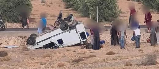 انقلاب سيارة يخلف 11 مصابا قرب جرسيف انقلاب سيارة يخلف 11 مصابا قرب جرسيف