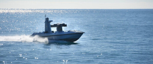 تصديًا للهجرة غير الشرعية.. الدرك الملكي يعزز ترسانته بزورق حربي برأس الماء تصديًا للهجرة غير الشرعية.. الدرك الملكي يعزز ترسانته بزورق حربي برأس الماء