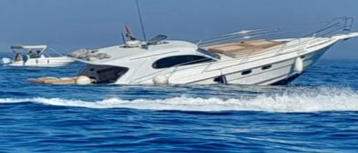 حادث غرق مروع ليخت فاخر قبالة المضيق.. 14 ناجيا في رحلة بحرية انتهت بكارثة حادث غرق مروع ليخت فاخر قبالة المضيق.. 14 ناجيا في رحلة بحرية انتهت بكارثة