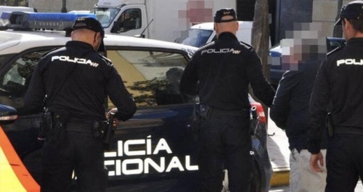 إسبانيا ترفض الإفراج عن مغربي ملاحق بتهمة تهريب المهاجرين إسبانيا ترفض الإفراج عن مغربي ملاحق بتهمة تهريب المهاجرين