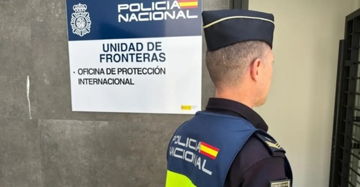 توقيف 4 أشخاص انتحلوا صفة قاصرين غر مصحوبين في مليلية توقيف 4 أشخاص انتحلوا صفة قاصرين غر مصحوبين في مليلية