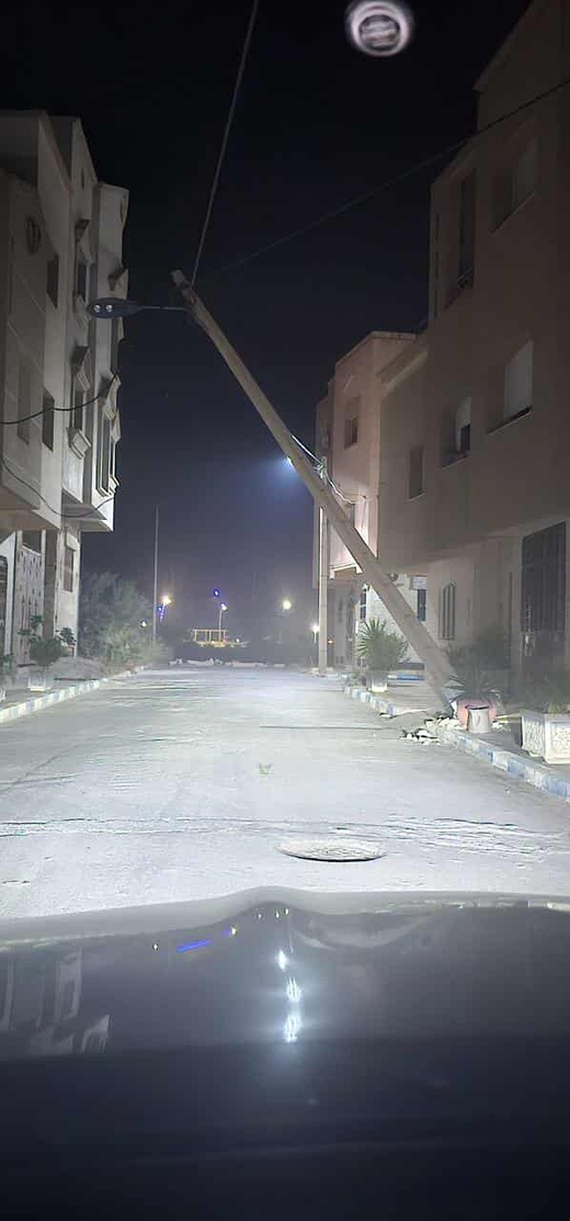 الناظور.. سيدة تصدم عمود إنارة وتفر هاربة تاركة خطراً يهدد الساكنة