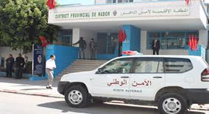 مواطنون يشتكون من منزل مشبوه بشارع المسيرة و الشرطة تعتقل 6 اشخاص داخل إحدى شققه مواطنون يشتكون من منزل مشبوه بشارع المسيرة و الشرطة تعتقل 6 اشخاص داخل إحدى شققه