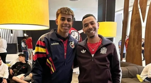 رسالة غامضة لوالد لامين جمال تثير موجة جدل على منصات التواصل بإسبانيا رسالة غامضة لوالد لامين جمال تثير موجة جدل على منصات التواصل بإسبانيا