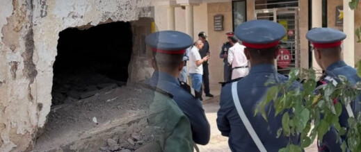 سطو على طريقة “لاكاسا دي بابيل”.. 100 مليون سنتيم تُسرق من “بريد بنك” بجمعة سحيم سطو على طريقة “لاكاسا دي بابيل”.. 100 مليون سنتيم تُسرق من “بريد بنك” بجمعة سحيم