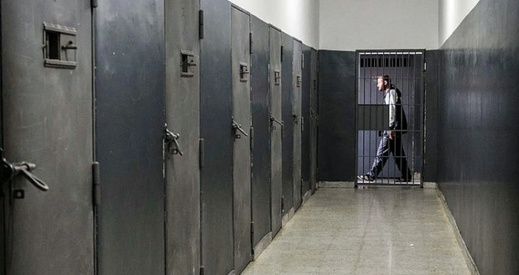 الحسيمة.. قاتل عشيق ابنته يعانق الحرية بعفو ملكي الحسيمة.. قاتل عشيق ابنته يعانق الحرية بعفو ملكي