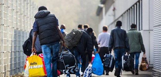 البرتغال ترفض طلبات لجوء 34 مهاجرا مغربيا وصلوا على متن قارب البرتغال ترفض طلبات لجوء 34 مهاجرا مغربيا وصلوا على متن قارب