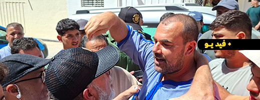 ناصر الزفزافي في منزل أسرته بالحسيمة لتلقي التعازي ناصر الزفزافي في منزل أسرته بالحسيمة لتلقي التعازي