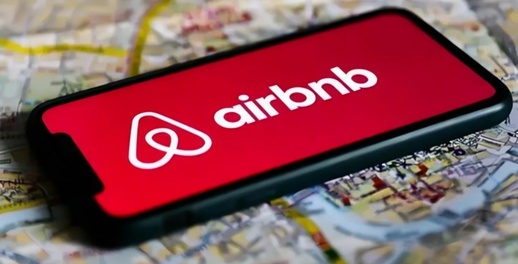 Airbnb تتراجع عن "خطأ الخريطة".. وتعيد إدراج الأقاليم الجنوبية ضمن المغرب