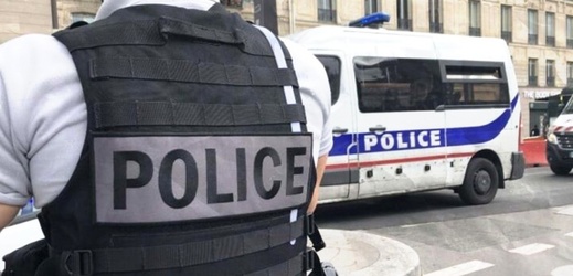 محكمة فرنسية تفرج عن مهاجرة مغربية رفضت الترحيل رغم وضعها غير القانوني محكمة فرنسية تفرج عن مهاجرة مغربية رفضت الترحيل رغم وضعها غير القانوني