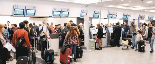 احتجاز أكثر من 100 مغربي لعدة ساعات بمطار "صبيحة" في إسطنبول احتجاز أكثر من 100 مغربي لعدة ساعات بمطار "صبيحة" في إسطنبول