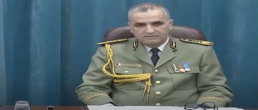 جنرال حديدي يفر من الجزائر على متن زورق مهاجرين.. كواليس فرار يزلزل أركان المخابرات جنرال حديدي يفر من الجزائر على متن زورق مهاجرين.. كواليس فرار يزلزل أركان المخابرات