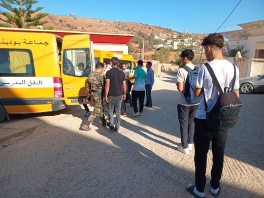 تلاميذ دوار إشنوان يحتجون على أوضاع النقل المدرسي الكارثية بجماعة بودينار.. ومطالب فورية بتدخل عامل الإقليم تلاميذ دوار إشنوان يحتجون على أوضاع النقل المدرسي الكارثية بجماعة بودينار.. ومطالب فورية بتدخل عامل الإقليم