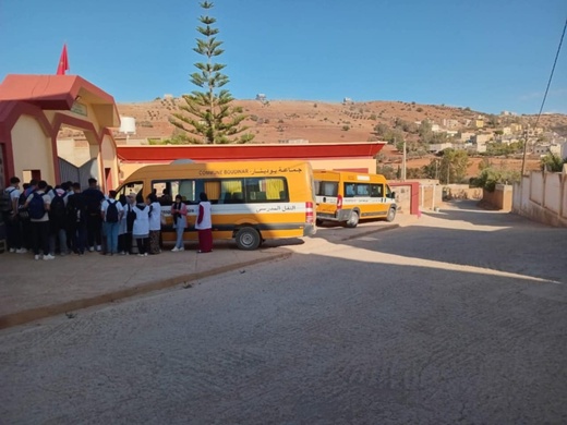 تلاميذ دوار إشنوان يحتجون على أوضاع النقل المدرسي الكارثية بجماعة بودينار.. ومطالب فورية بتدخل عامل الإقليم تلاميذ دوار إشنوان يحتجون على أوضاع النقل المدرسي الكارثية بجماعة بودينار.. ومطالب فورية بتدخل عامل الإقليم