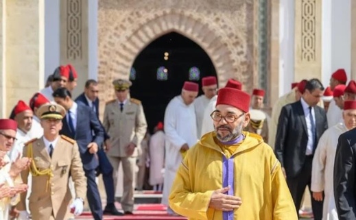 أمير المؤمنين يترأس حفلا دينيا بمناسبة الذكرى ال27 لوفاة الحسن الثاني أمير المؤمنين يترأس حفلا دينيا بمناسبة الذكرى ال27 لوفاة الحسن الثاني