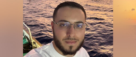 الاحتلال الإسرائيلي يعتقل ابن الحسيمة ياسين أكوح ضمن "أسطول الصمود" الاحتلال الإسرائيلي يعتقل ابن الحسيمة ياسين أكوح ضمن "أسطول الصمود"
