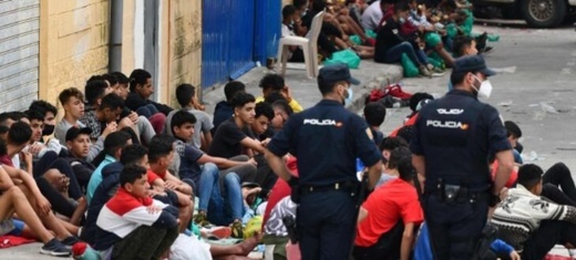 تعثر خطة نقل القاصرين من مليلية إلى إسبانيا بسبب تعقيدات إدارية ولوجستية