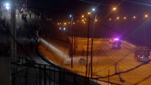 السلطات المغربية تفشل محاولة اقتحام جماعي لمعبر سبتة السلطات المغربية تفشل محاولة اقتحام جماعي لمعبر سبتة