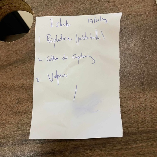 الدريوش.. مطالبة مواطن باقتناء ضمادة من الصيدلية لتضميد جرح ابنه تعيد مشاكل المستعجلات إلى الواجهة الدريوش.. مطالبة مواطن باقتناء ضمادة من الصيدلية لتضميد جرح ابنه تعيد مشاكل المستعجلات إلى الواجهة