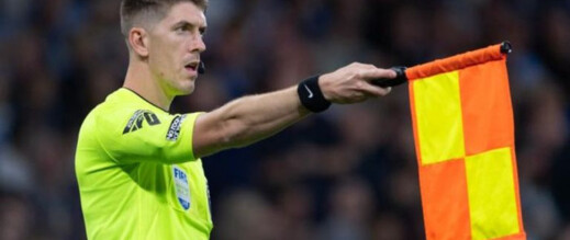 اللاعب لن يعتبر متسللا إلا إذا تجاوز جسده بالكامل آخر مدافع.. تعديل محتمل لقانون التسلل اللاعب لن يعتبر متسللا إلا إذا تجاوز جسده بالكامل آخر مدافع.. تعديل محتمل لقانون التسلل