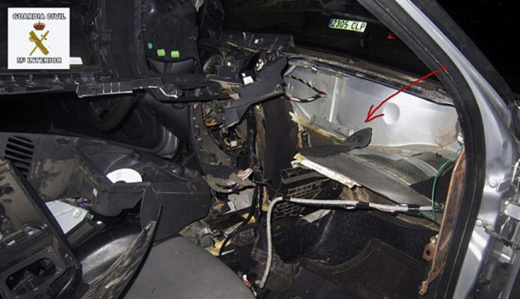 صور.. الشرطة الإسبانية تلقي القبض على 4 مغاربة من مهربي البشر بمليلية صور.. الشرطة الإسبانية تلقي القبض على 4 مغاربة من مهربي البشر بمليلية