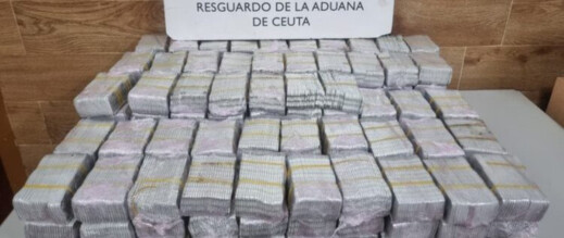 إسبانيا تضبط مهربًا بحوزته 106 آلاف قرص ريفتريل متجهة إلى المغرب إسبانيا تضبط مهربًا بحوزته 106 آلاف قرص ريفتريل متجهة إلى المغرب