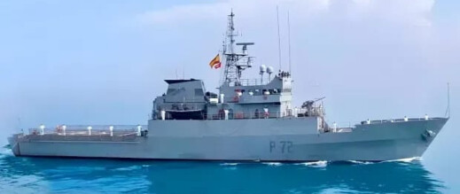 زورق حربي إسباني يشرع في مهمة مراقبة وإنذار قبالة سواحل المغرب