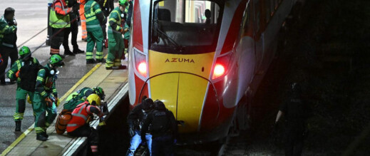 هجوم طعن على متن قطار في بريطانيا يخلف عدة جرحى