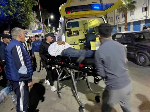 محاولة انتحار تهز بن الطيب… لحظات رعب على قارعة الطريق محاولة انتحار تهز بن الطيب… لحظات رعب على قارعة الطريق