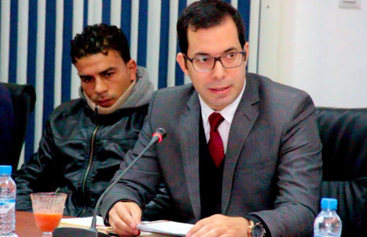 الفتاحي يطلق النار على مدير أكاديمية التعليم بحضور النائب الإقليمي للدرويش الفتاحي يطلق النار على مدير أكاديمية التعليم بحضور النائب الإقليمي للدرويش