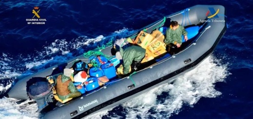 مصادرة 30 طنا من المخدرات المهربة من المغرب إلى إسبانيا مصادرة 30 طنا من المخدرات المهربة من المغرب إلى إسبانيا