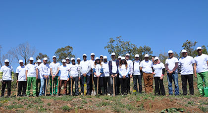 بالصور.. مارتشيكا ميد تقوم بحملة تشجير من أجل التوعية بأهمية الحفاظ على البيئة بالصور.. مارتشيكا ميد تقوم بحملة تشجير من أجل التوعية بأهمية الحفاظ على البيئة