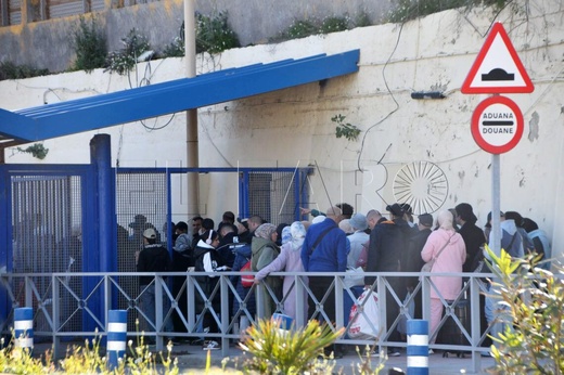 تطبيق نظام “الحدود الذكية” يربك حركة العبور بين المغرب وإسبانيا تطبيق نظام “الحدود الذكية” يربك حركة العبور بين المغرب وإسبانيا