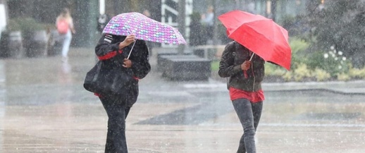 الريف على موعد مع أمطار وزخات رعدية بسبب منخفض جوي يومي الخميس والجمعة الريف على موعد مع أمطار وزخات رعدية بسبب منخفض جوي يومي الخميس والجمعة