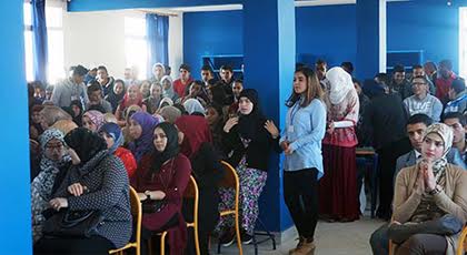 جمعية امهات وأباء التلاميذ بثانوية المنطقة الصناعية بسلوان يصدرون بيانا حول الخصاص في تدريس مادة الإجتماعيات جمعية امهات وأباء التلاميذ بثانوية المنطقة الصناعية بسلوان يصدرون بيانا حول الخصاص في تدريس مادة الإجتماعيات
