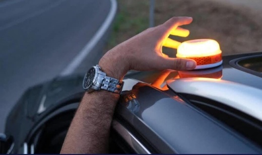 هل يشمل المسافرين المغاربة أيضا؟.. إسبانيا تفرض تجهيز السيارات بجهاز إنذار ضوئي متطور