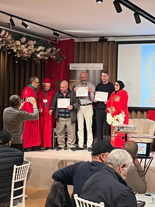 الجالية المغربية في إسكندنافيا تحتفي بالمسيرة الخضراء وتدعو لزيارة أقاليم الجنوب