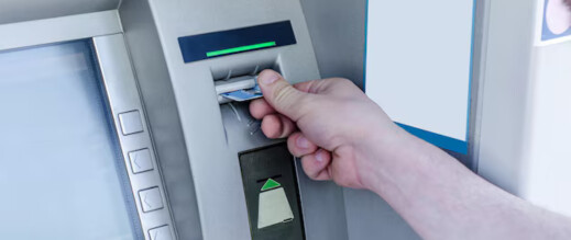 حكم قضائي يغرم بنكاً بعد ابتلاع شباكه الأوتوماتيكي لبطاقة مواطن