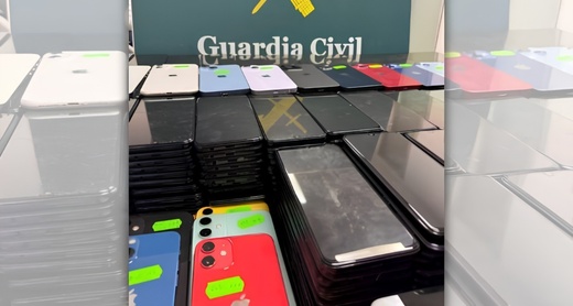 كانت في طريقها إلى المغرب.. إفشال تهريب هواتف محمولة بإسبانيا كانت في طريقها إلى المغرب.. إفشال تهريب هواتف محمولة بإسبانيا