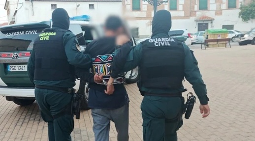 كانت تنطلق من الناظور.. تفكيك شبكة إجرامية للتهجير وتزوير الوثائق بمليلية