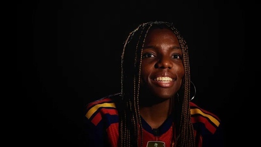 بعد استدعائها لمنتخب إسبانيا.. إدنا تعود بذاكرتها إلى رحلتها عبر قارب الموت الذي انطلق من المغرب