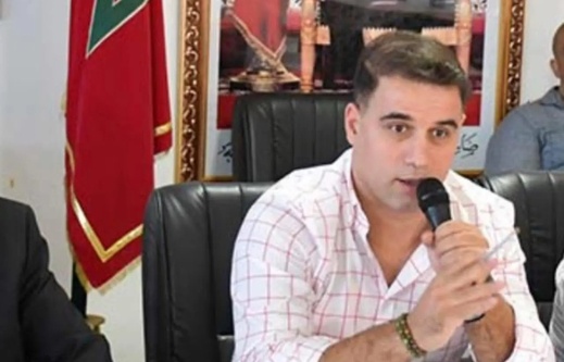 التيزيتي ينتقد مسؤول مؤسسة منتخبة ويعتبره مساهما في الجمود الاقتصادي للناظور